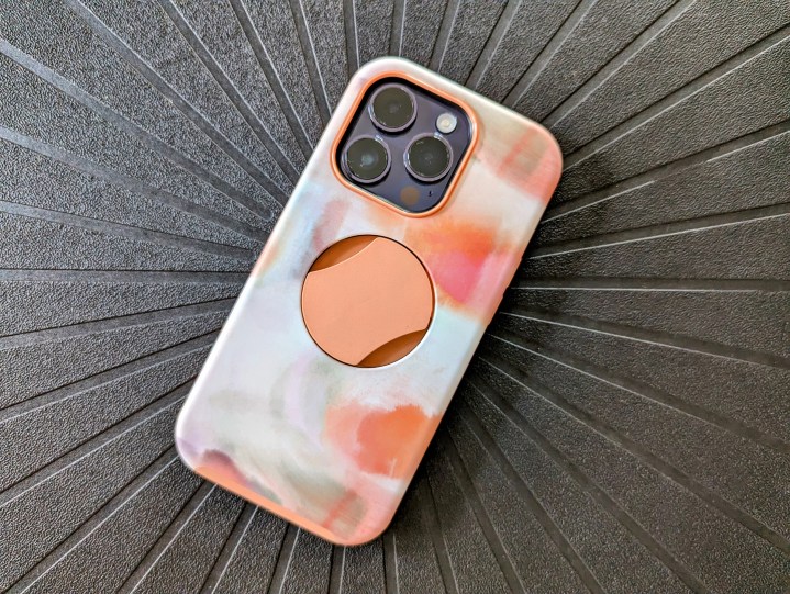 I used OtterBox's new OtterGrip iPhone case — and I'm in love | Digital  Trends
